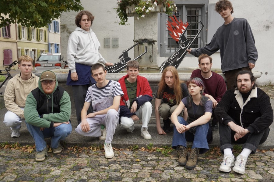 Superreiche zerstören unser Klima!  JA zur Initiative für eine Zukunft!