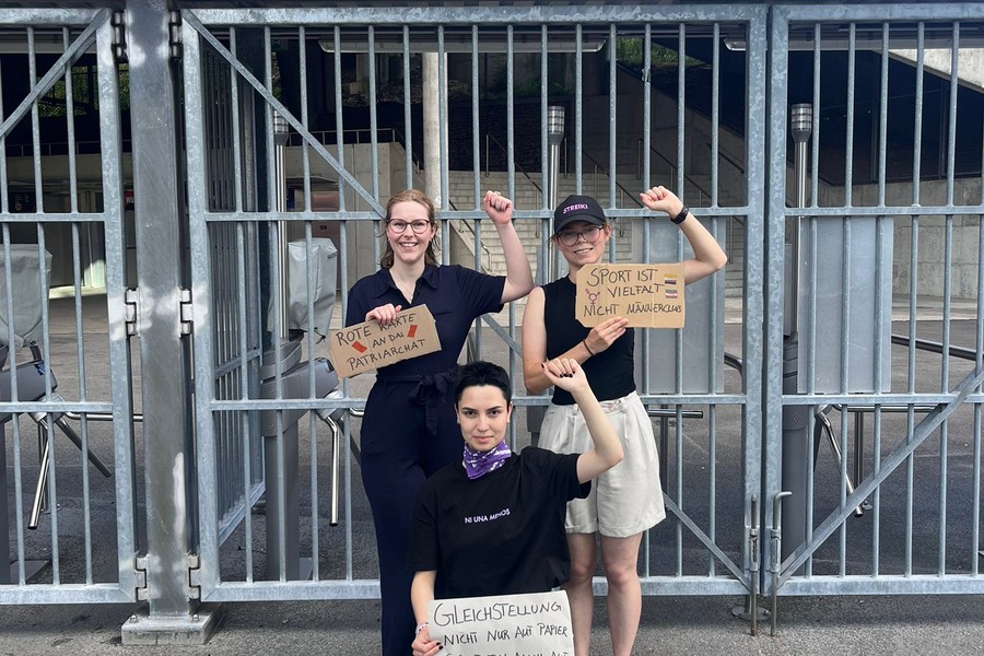 Rote Karte an den Bundesrat!