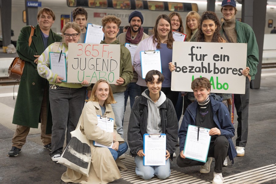 Aktion in Liestal als Auftakt: Initiative für ein 365 Franken Jugend-U-Abo im Baselbiet lanciert